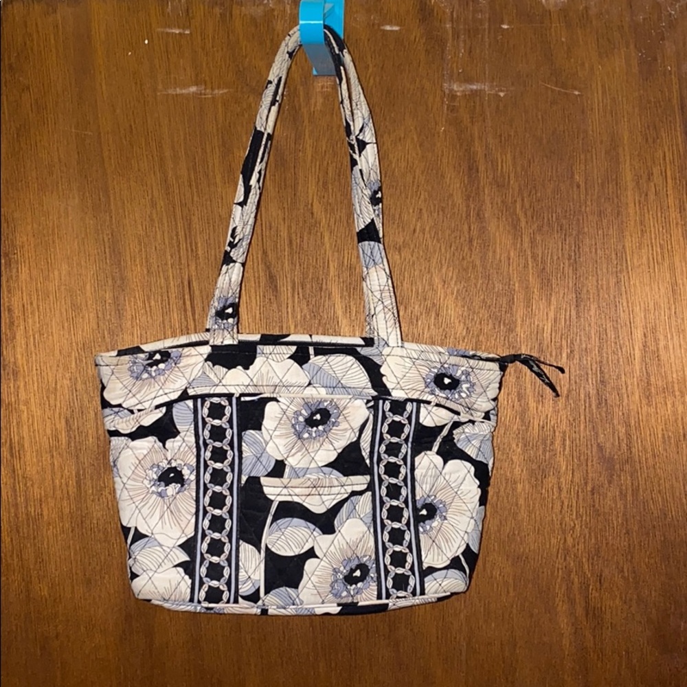 Vera Bradley Camellia print hand bag